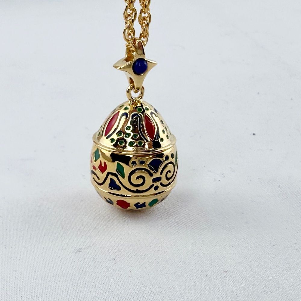 Vintage Joan Rivers Russian Holiday Egg Necklace